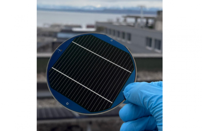 Neue Solarzelle nutzt die Sonne gleich dreifach